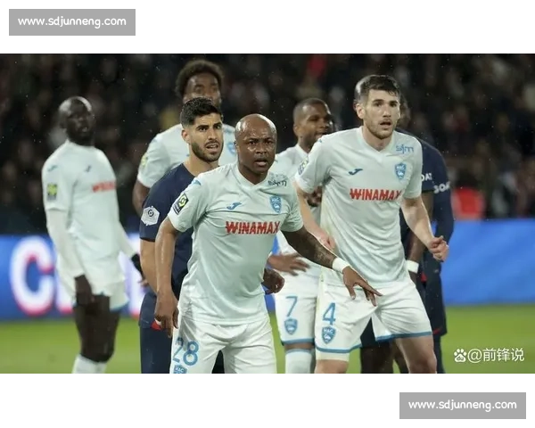 第戎主场迎战里昂法甲焦点对决胜负走势前瞻分析球队状态与战术博弈看点